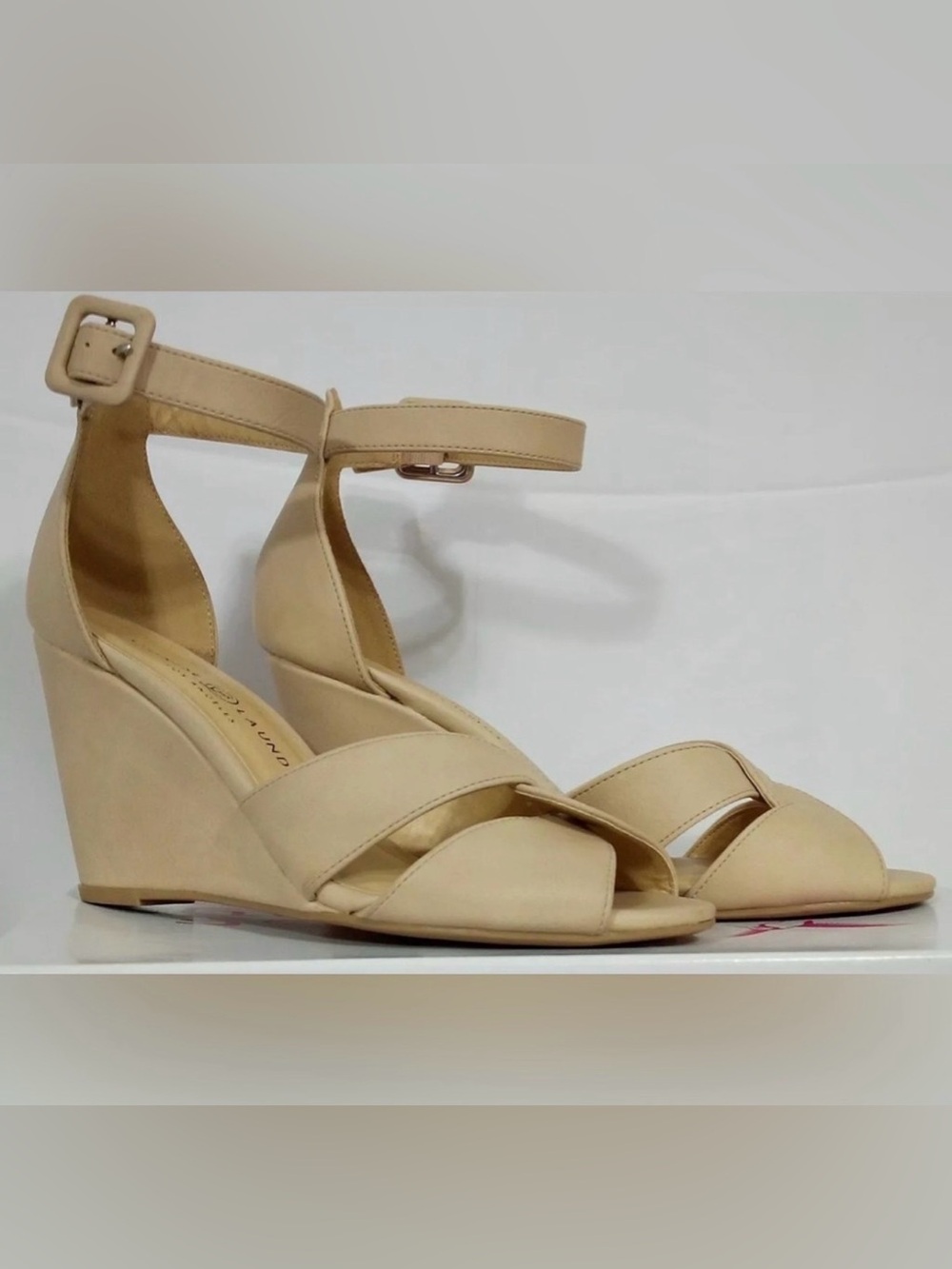 NWOT Chinese Laundry Women's Cream Sandals SZ 7